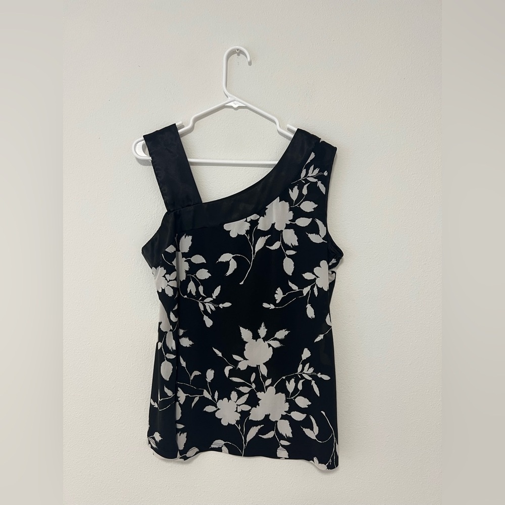 Creative Design Works Black and White Floral Top